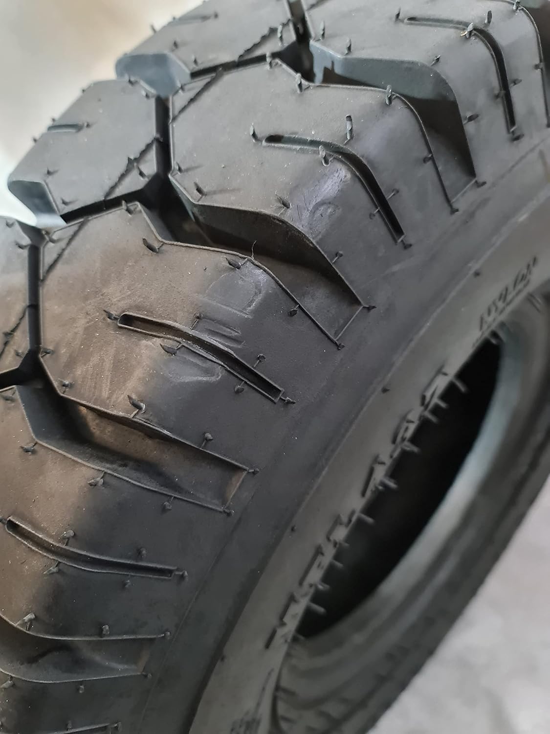 6.50-10 12 Ply Forklift Tire K71092
